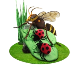 Анимированная мягкая игрушка Шершень гигантский длина 183см, Hansa (08921)