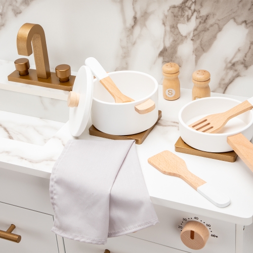 Игрушка Мини-кухня белая с мрамором, New Classic Toys (10427) / Игровые наборы № 2 Kids Republic Игрушка Мини-кухня белая с мрамором, New Classic Toys (10427) / Игровые наборы № 2