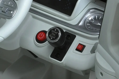 Детский электрический игрушечный автомобиль Mercedes Benz EQG белого цвета, ROLLZONE (84037) / Электромобили № 6 Kids Republic Детский электрический игрушечный автомобиль Mercedes Benz EQG белого цвета, ROLLZONE (84037) / Электромобили № 6