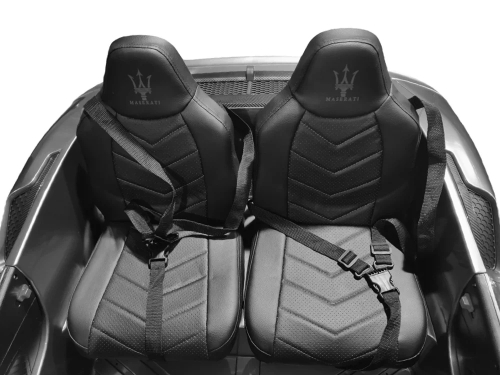 Детский электрический игрушечный автомобиль Maserati MC20 двухместный белый, ROLLZONE (53830) / Электромобили № 10 Kids Republic Детский электрический игрушечный автомобиль Maserati MC20 двухместный белый, ROLLZONE (53830) / Электромобили № 10