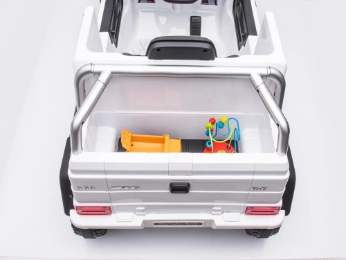 Детский электрический игрушечный автомобиль Mercedes-Benz G63 белого цвета, ROLLZONE (70680) / Электромобили № 14 Kids Republic Детский электрический игрушечный автомобиль Mercedes-Benz G63 белого цвета, ROLLZONE (70680) / Электромобили № 14