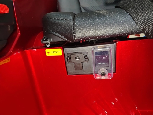 Детский электрический игрушечный автомобиль Mercedes AMG CLE 53 красного цвета, ROLLZONE (15551) / Электромобили № 8