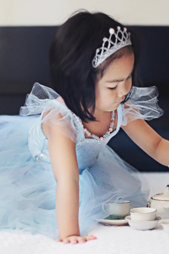 Платье с блестками Принцесса, цвет голубой, размер US 3-4, Great Pretenders (32383) / Товары для праздника № 5 Kids Republic Платье с блестками Принцесса, цвет голубой, размер US 3-4, Great Pretenders (32383) / Товары для праздника № 5