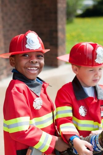Fireman suit (with accessories) size US 5-6, Great Pretenders (81355) / Party Supplies № 4 Kids Republic Fireman suit (with accessories) size US 5-6, Great Pretenders (81355) / Party Supplies № 4