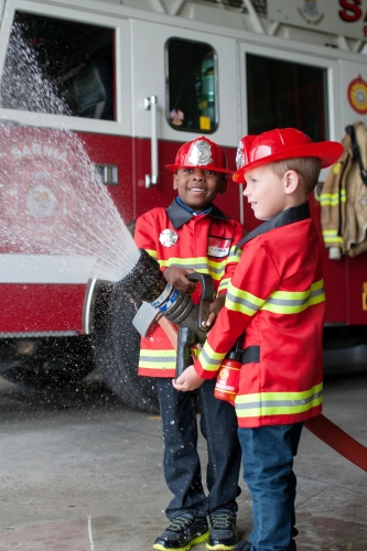 Fireman suit (with accessories) size US 5-6, Great Pretenders (81355) / Party Supplies № 5 Kids Republic Fireman suit (with accessories) size US 5-6, Great Pretenders (81355) / Party Supplies № 5
