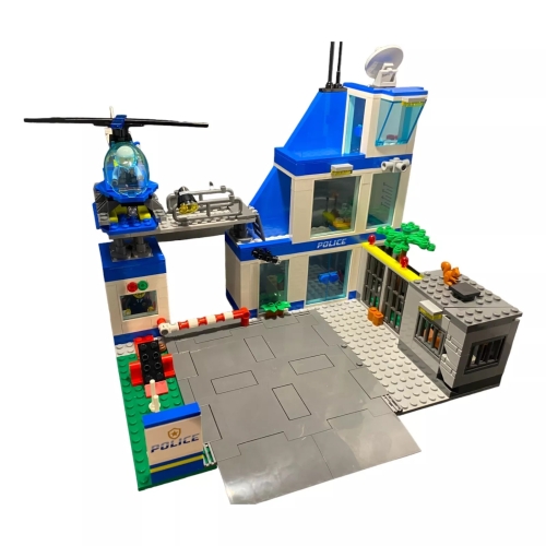 Constructor LEGO Police Station (60316) / Constructors № 2 Kids Republic Constructor LEGO Police Station (60316) / Constructors № 2