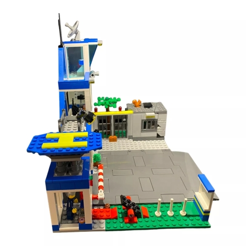 Constructor LEGO Police Station (60316) / Constructors № 4 Kids Republic Constructor LEGO Police Station (60316) / Constructors № 4