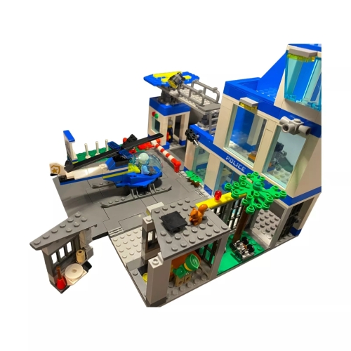 Constructor LEGO Police Station (60316) / Constructors № 6 Kids Republic Constructor LEGO Police Station (60316) / Constructors № 6