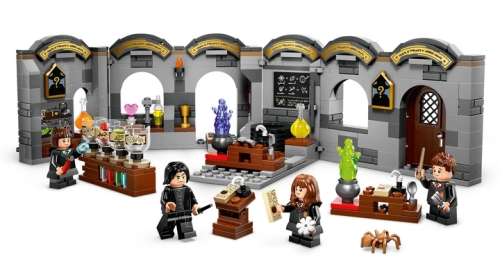 LEGO Hogwarts Castle: Potions Lesson (76431) / Constructors № 2 Kids Republic LEGO Hogwarts Castle: Potions Lesson (76431) / Constructors № 2
