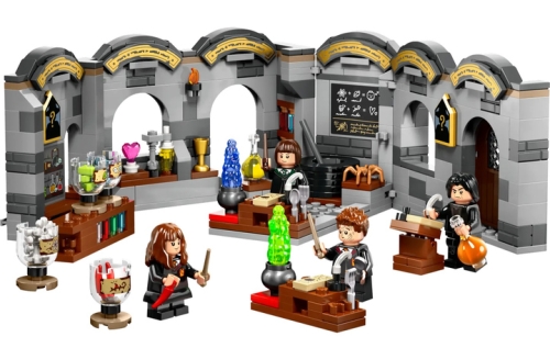 LEGO Hogwarts Castle: Potions Lesson (76431) / Constructors Kids Republic LEGO Hogwarts Castle: Potions Lesson (76431) / Constructors