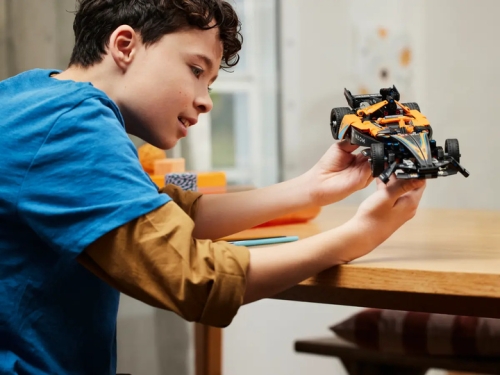 Конструктор LEGO Автомобиль для гонки NEOM McLaren Formula E (42169) / Конструкторы № 7 Kids Republic Конструктор LEGO Автомобиль для гонки NEOM McLaren Formula E (42169) / Конструкторы № 7