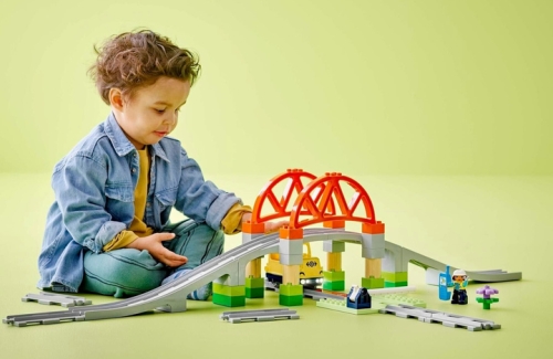 Конструктор LEGO Дополнительный набор. Железнодорожный мост и масла (10426) / Конструкторы № 7 Kids Republic Конструктор LEGO Дополнительный набор. Железнодорожный мост и масла (10426) / Конструкторы № 7