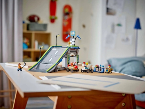 Конструктор LEGO Никаких ограничений: Автодром для гоночных автомобилей (60460) / Конструкторы № 9