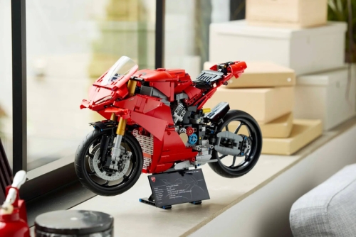 Конструктор LEGO Мотоцикл Ducati Panigale V4 S (42202) / Конструкторы № 5 Kids Republic Конструктор LEGO Мотоцикл Ducati Panigale V4 S (42202) / Конструкторы № 5