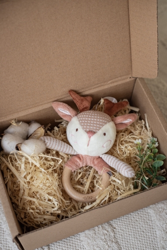 Toy - a rattle with a wooden rodent Ruby roe deer, ELFIKI (04869) / Rattles № 6 Kids Republic Toy - a rattle with a wooden rodent Ruby roe deer, ELFIKI (04869) / Rattles № 6