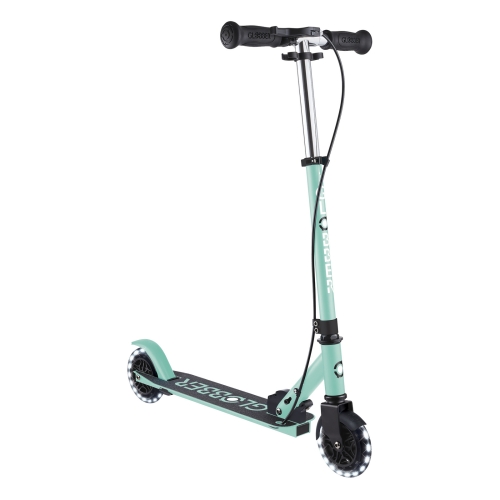 GLOBBER scooter of the FLOW ELEMENT JUNIOR LIGHTS series, mint, wheels with lights. 50 kg 3+ (729-206) / Balance Bikes № 7 Kids Republic GLOBBER scooter of the FLOW ELEMENT JUNIOR LIGHTS series, mint, wheels with lights. 50 kg 3+ (729-206) / Balance Bikes № 7