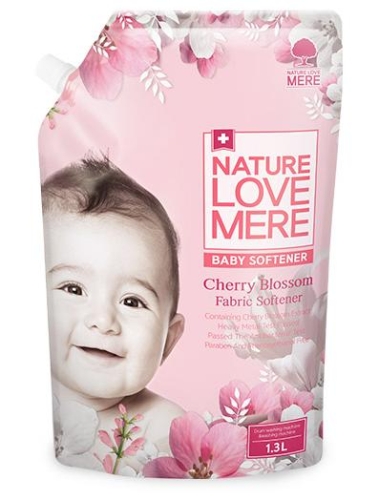 Кондиционер-ополаскиватель для детской одежды с экстрактом цветков вишни Cherry Blossom Nature Love Mere 1,3 л, Корея